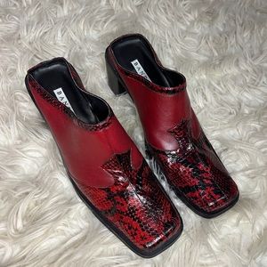 Bondolino Westy mules in black w red snakeskin 7